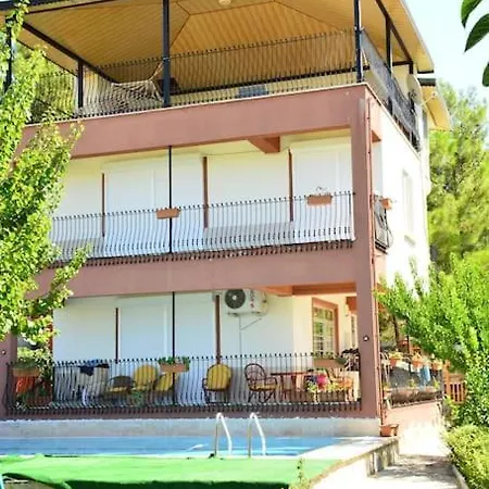 Ormanin Icinde Genis Havuzlu Triplex Holiday home